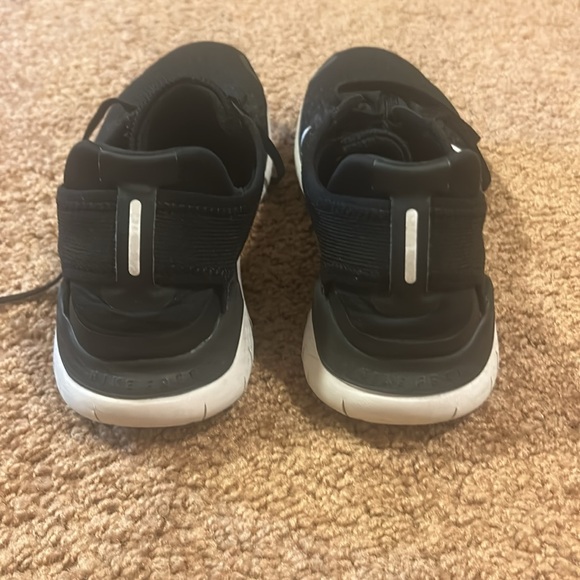 Women’s Nike black running shoes - Picture 6 of 7